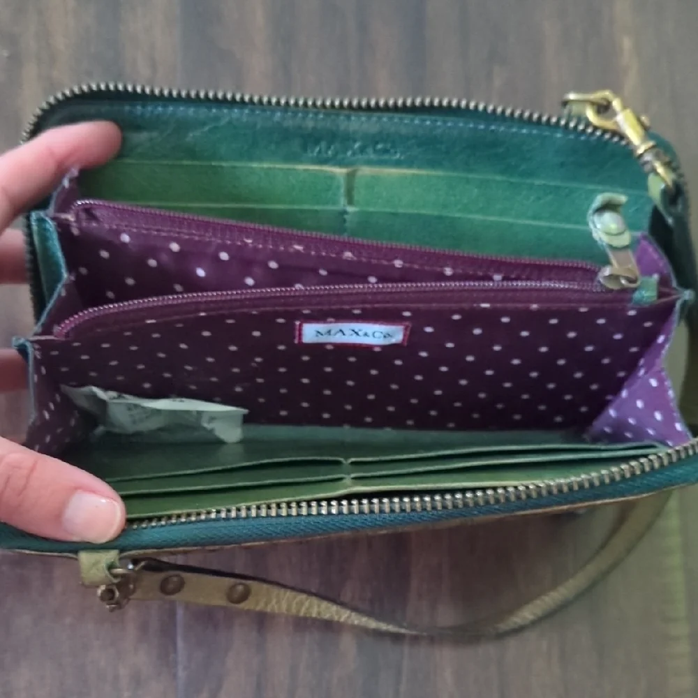 Elegant Green Crocodile-Embossed Women's Clutch Wristlet Max & Co - Picture 8 of 10